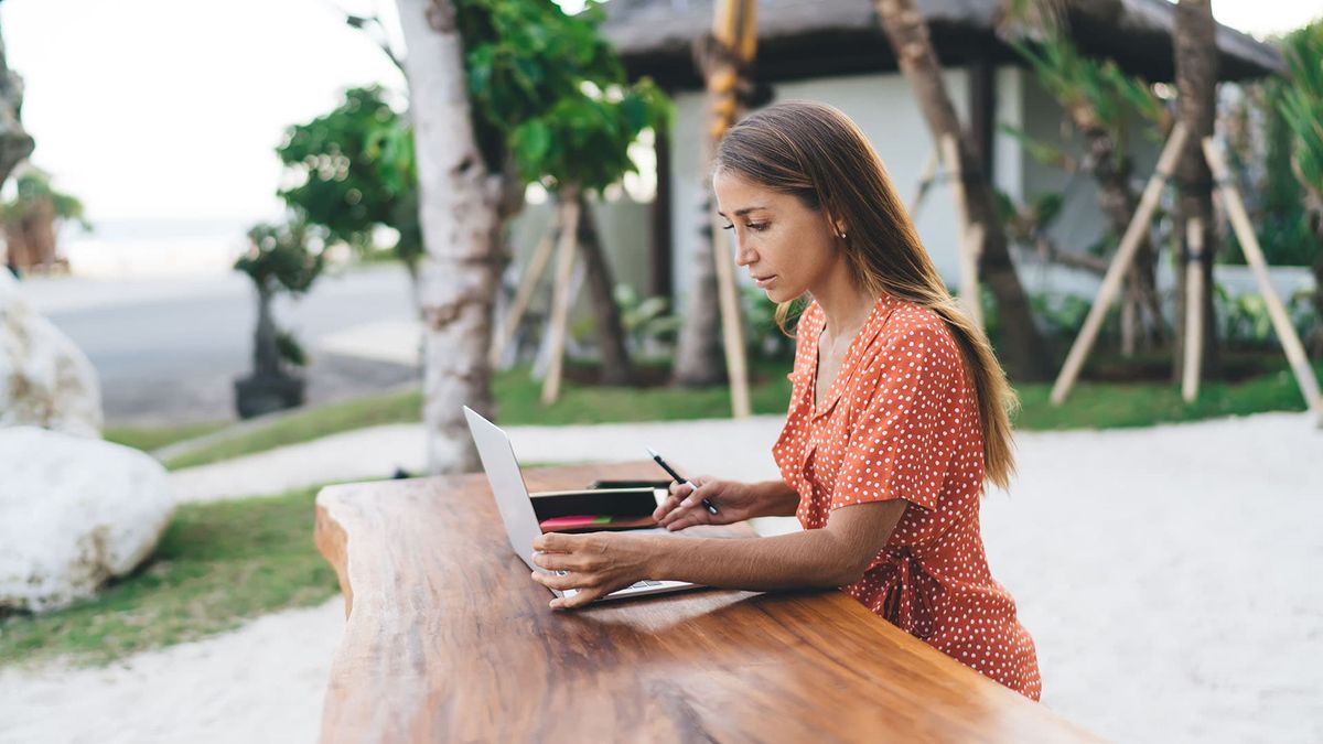 Should You Hire A Digital Nomad? | Inseego